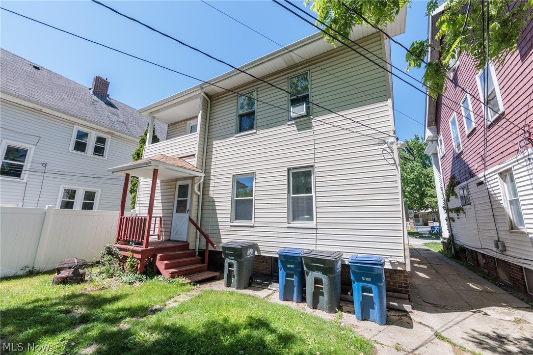 2035 Chesterland Avenue Lakewood OH 44107