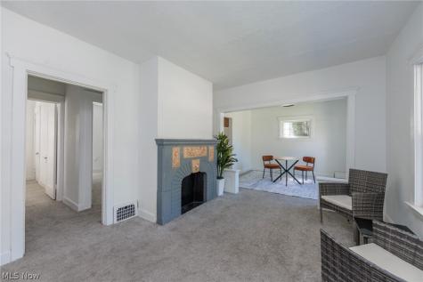 2035 Chesterland Avenue Lakewood OH 44107