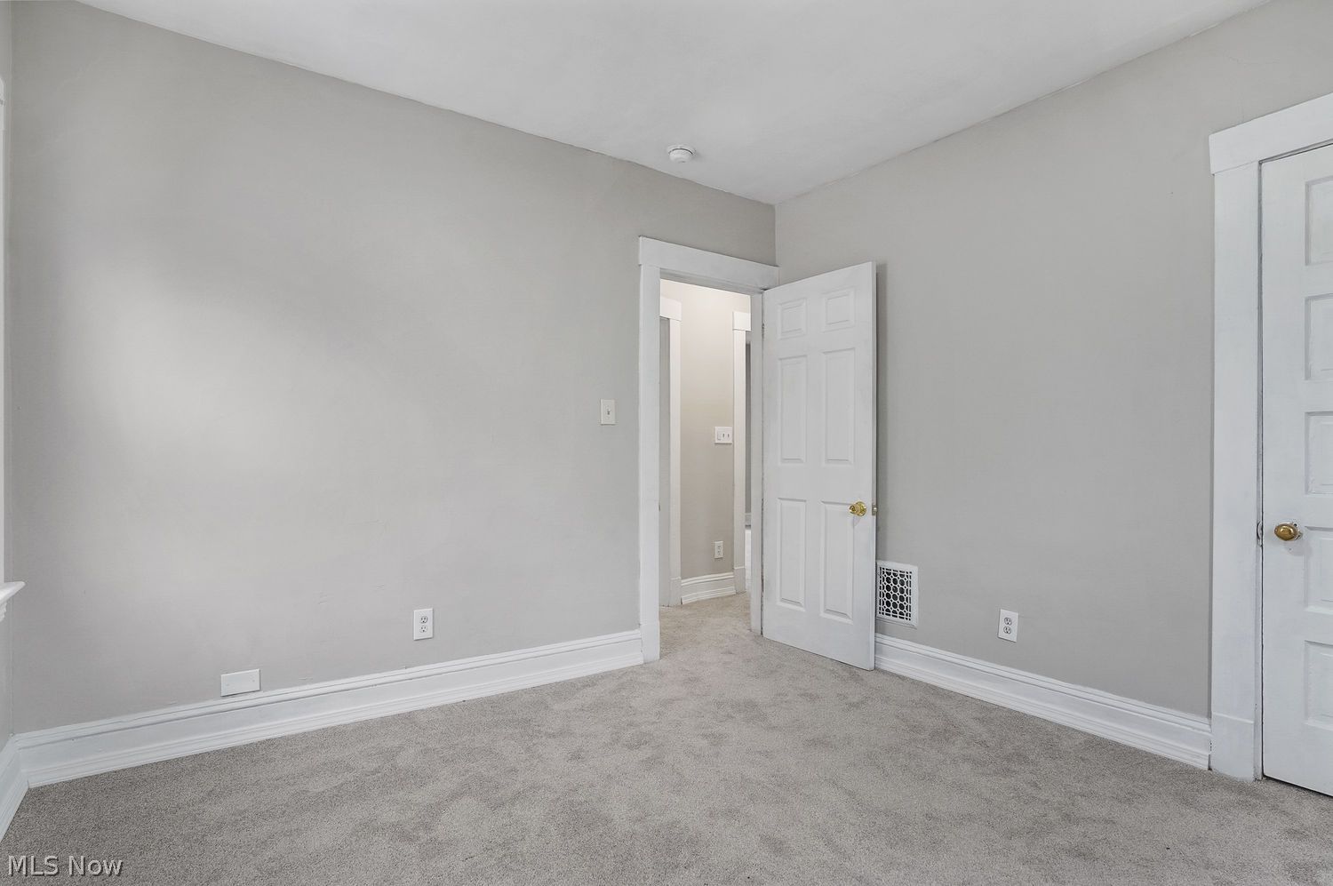 8210 Dorver Avenue Cleveland OH 44105