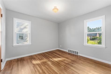 866 E 209th Street Euclid OH 44119