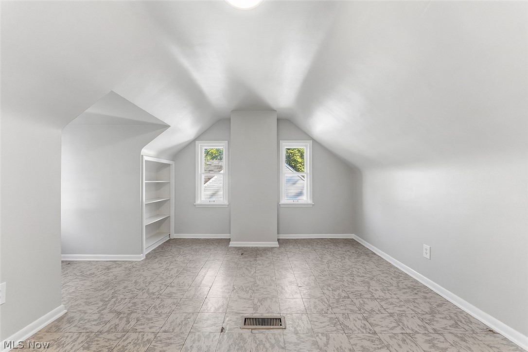 866 E 209th Street Euclid OH 44119