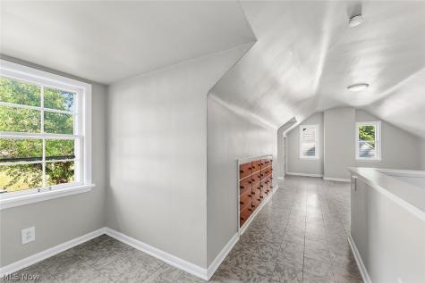 866 E 209th Street Euclid OH 44119
