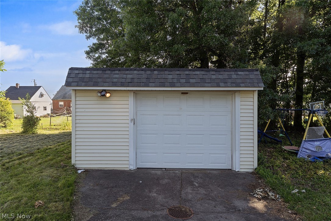 866 E 209th Street Euclid OH 44119