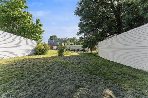 866 E 209th Street Euclid OH 44119