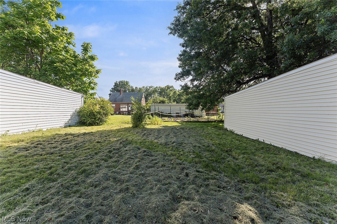 866 E 209th Street Euclid OH 44119