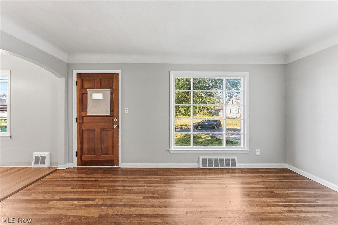 866 E 209th Street Euclid OH 44119