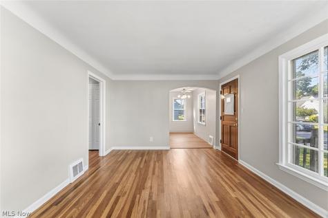 866 E 209th Street Euclid OH 44119