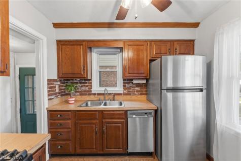 602 Huntmere Drive Bay Village OH 44140