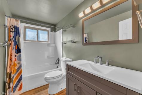 77 Solon Road Bedford OH 44146