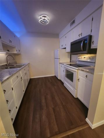 216 Moore Road Avon Lake OH 44012