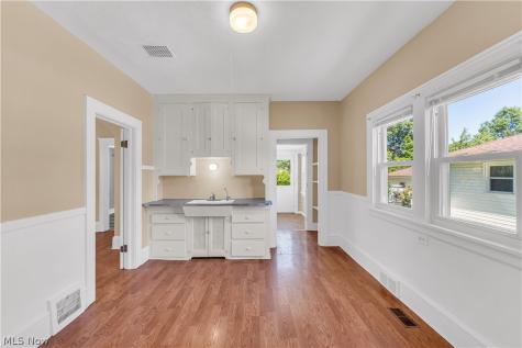 12520 Carrington Avenue Cleveland OH 44135