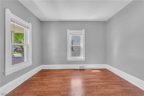 12520 Carrington Avenue Cleveland OH 44135
