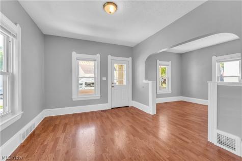 12520 Carrington Avenue Cleveland OH 44135