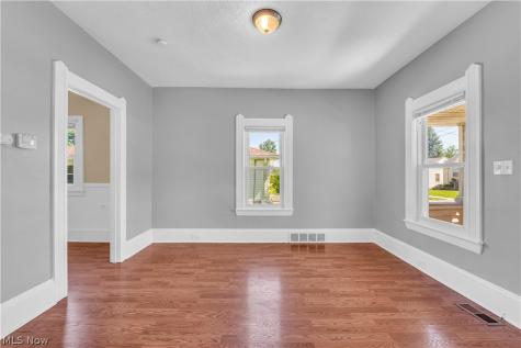 12520 Carrington Avenue Cleveland OH 44135