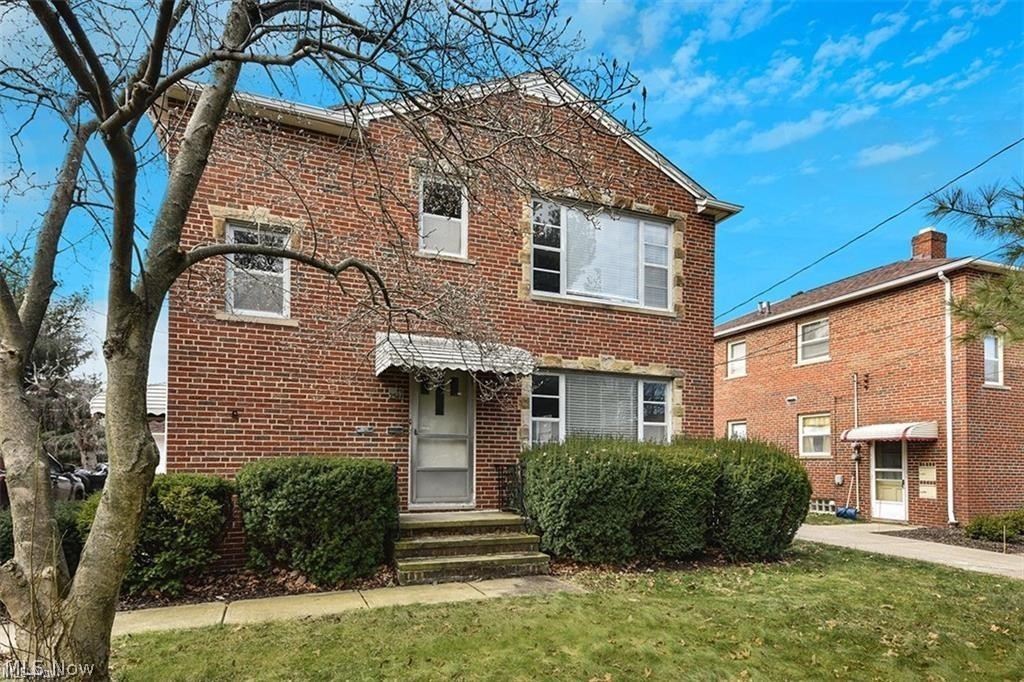 2346 Westmoor Rocky River OH 44116