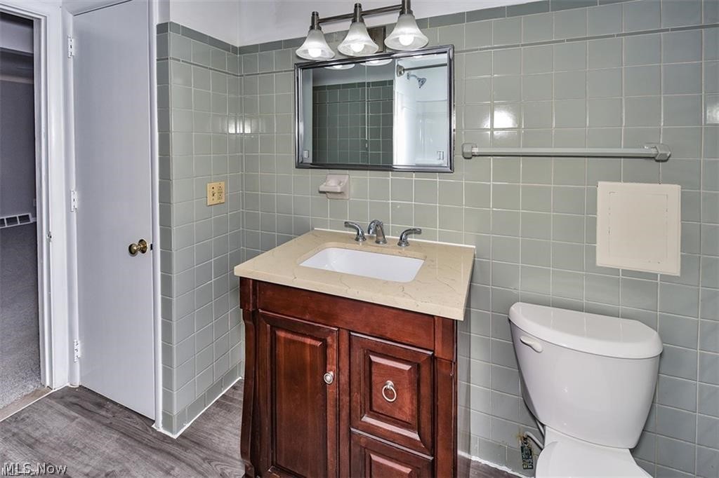 2346 Westmoor Rocky River OH 44116