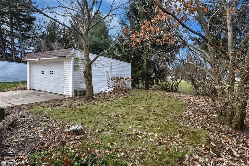 2346 Westmoor Rocky River OH 44116