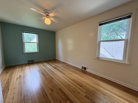 2267 Edgerton Road University Heights OH 44118