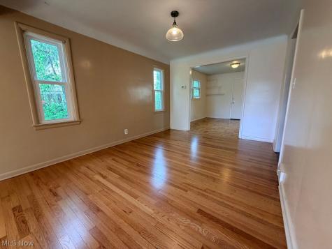 2267 Edgerton Road University Heights OH 44118