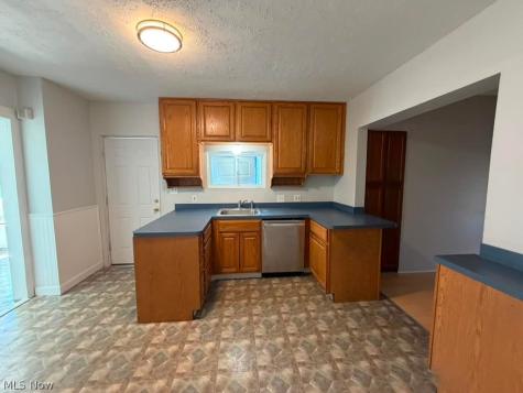 1288 E 168th Street Cleveland OH 44110