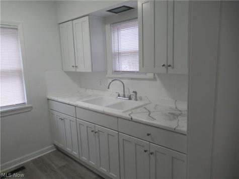 5112 Haverford Drive Lyndhurst OH 44124