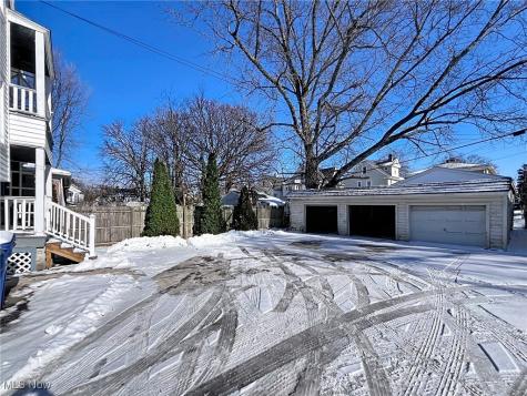 1307 Edanola Avenue Lakewood OH 44107