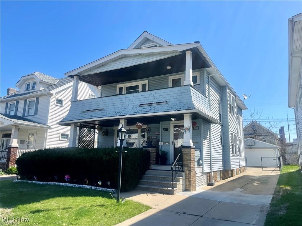 2117 Waterbury Road Lakewood OH 44107