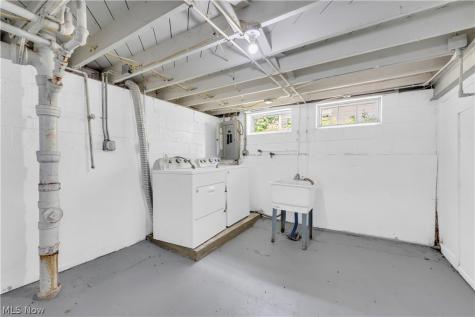 18405 Raymond Street Maple Heights OH 44137