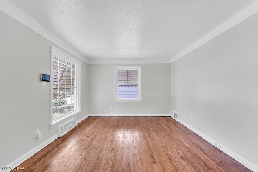 18405 Raymond Street Maple Heights OH 44137