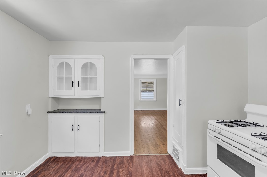 18405 Raymond Street Maple Heights OH 44137