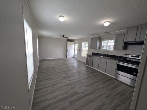 135 Kenny Brook Lane Elyria OH 44035