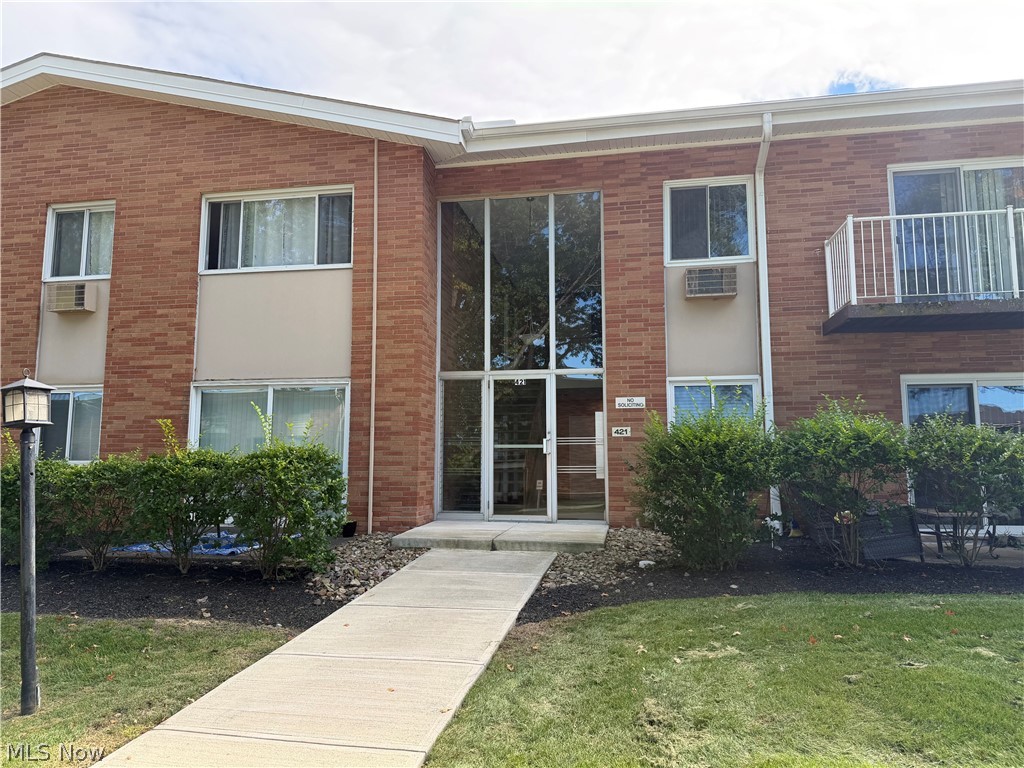421 Tollis Broadview Heights OH 44147