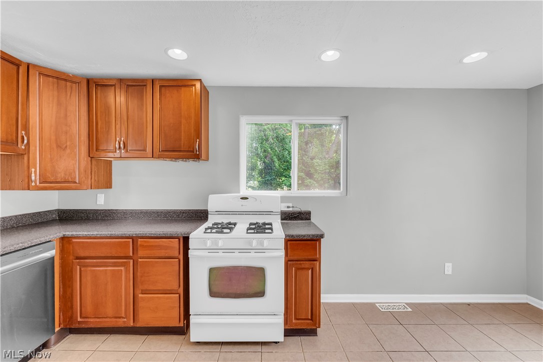 1083 Eastlake Drive Eastlake OH 44095