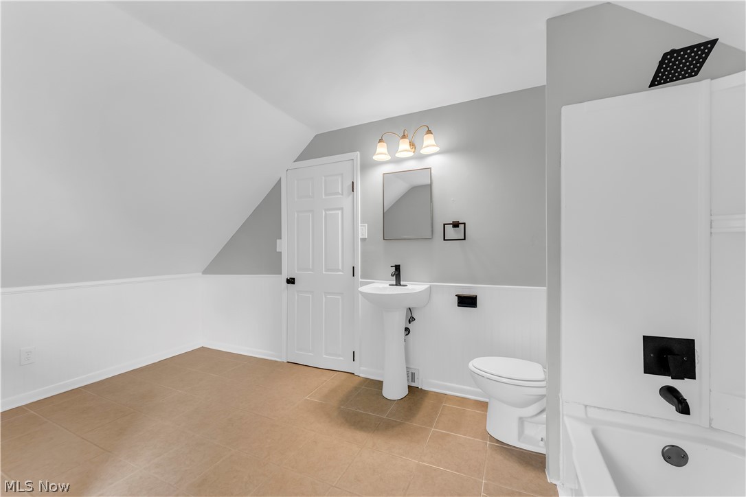 1083 Eastlake Drive Eastlake OH 44095