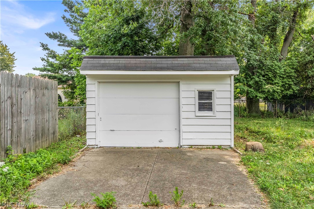 1083 Eastlake Drive Eastlake OH 44095