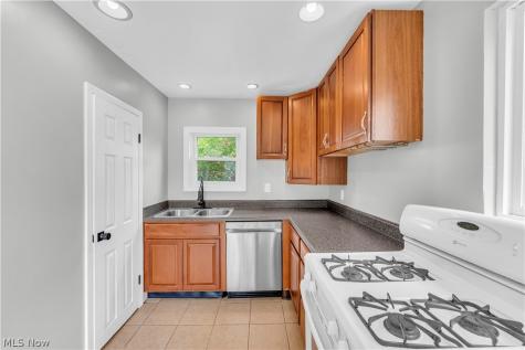 1083 Eastlake Drive Eastlake OH 44095