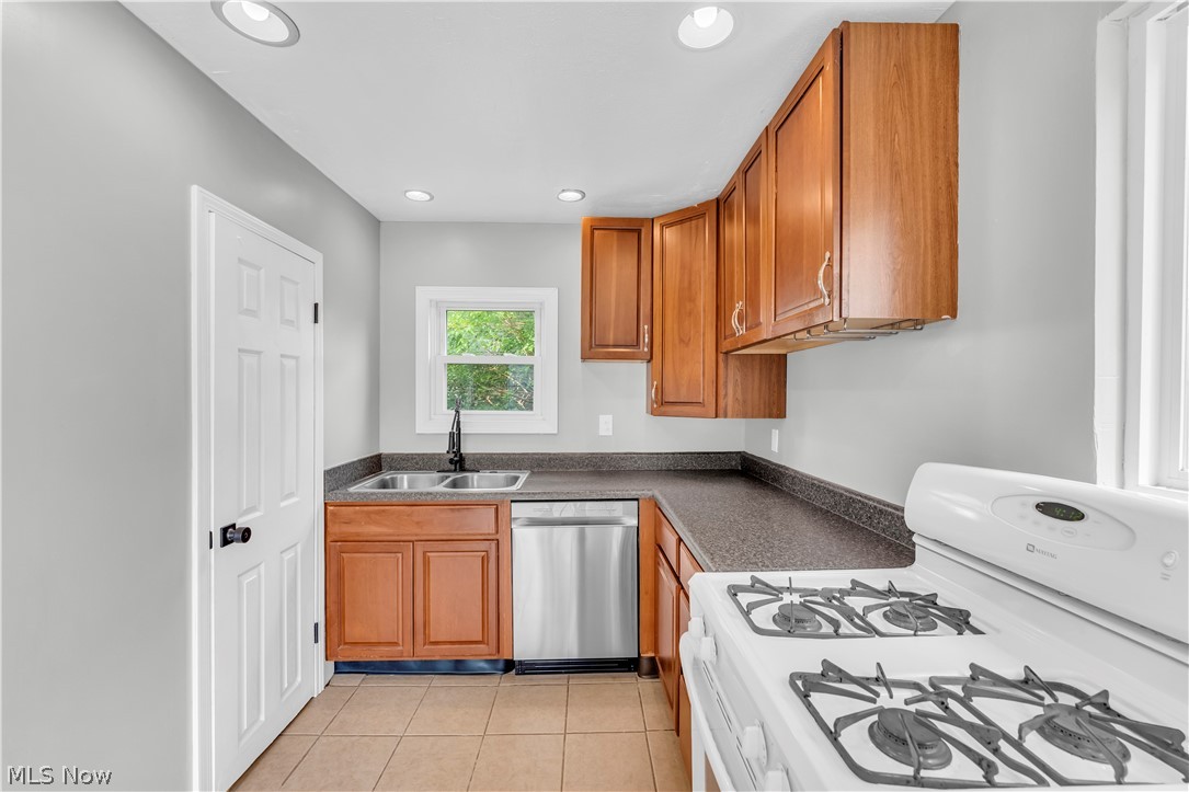 1083 Eastlake Drive Eastlake OH 44095