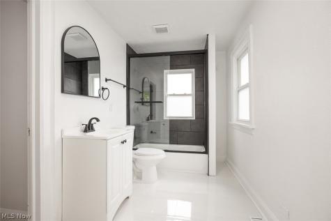 3244 Redwood Road Cleveland Heights OH 44118
