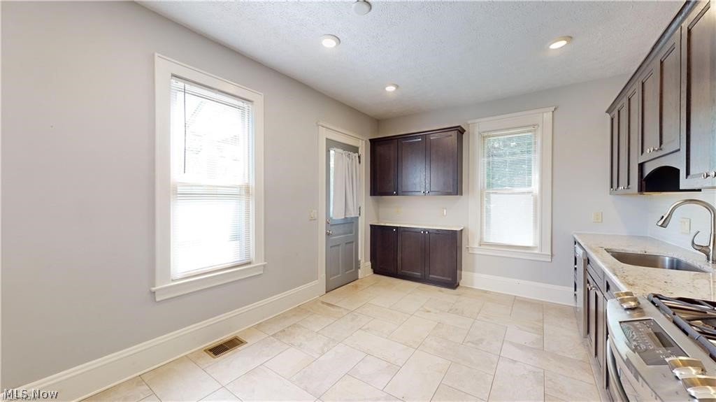 31 E Case Drive Hudson OH 44236
