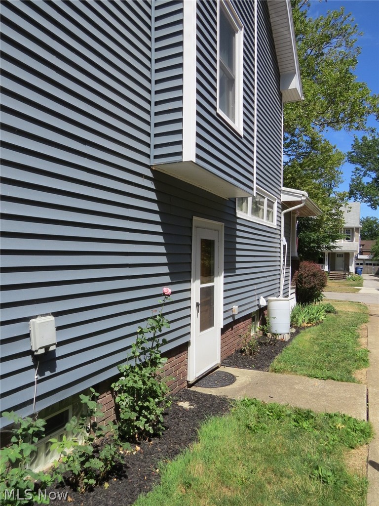 17469 Norton Avenue Lakewood OH 44107