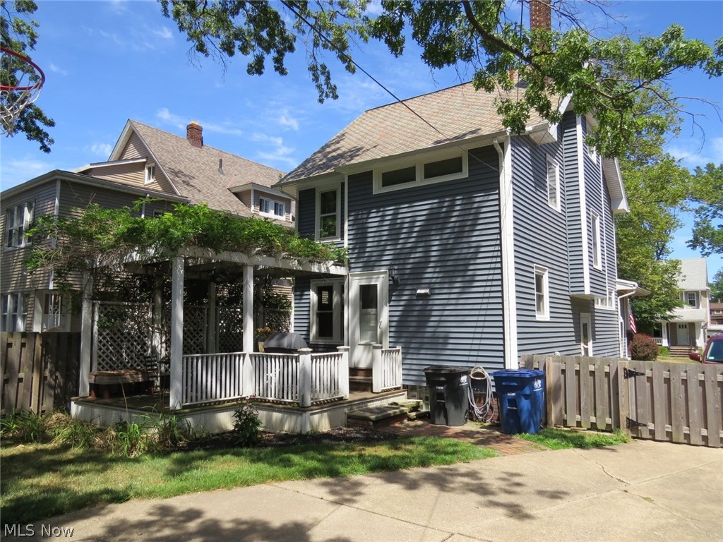 17469 Norton Avenue Lakewood OH 44107