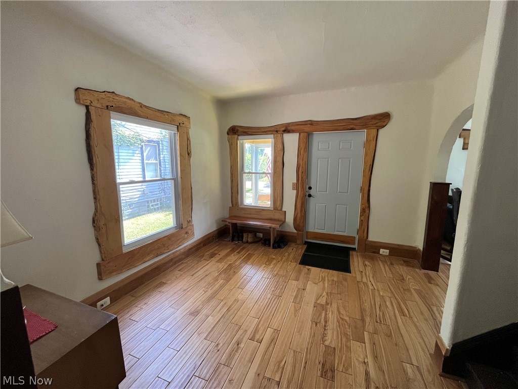 6914 Wakefield Avenue Cleveland OH 44102