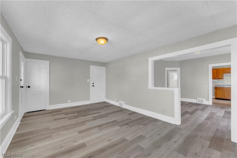 2133 W 98th Street Cleveland OH 44102