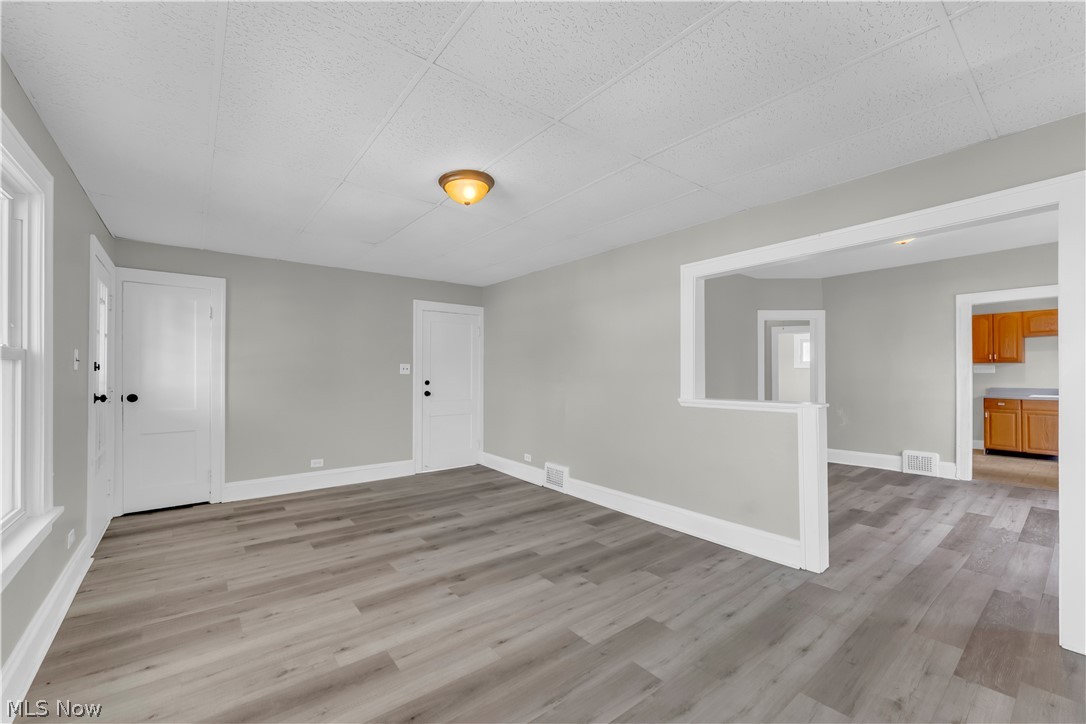 2133 W 98th Street Cleveland OH 44102