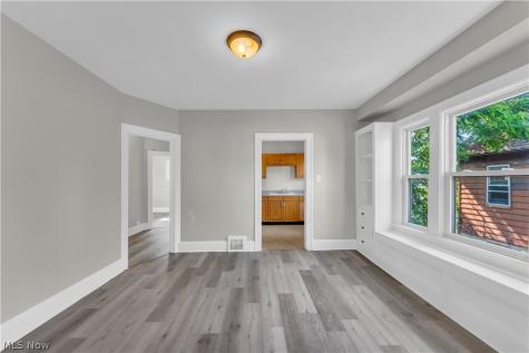 2133 W 98th Street Cleveland OH 44102