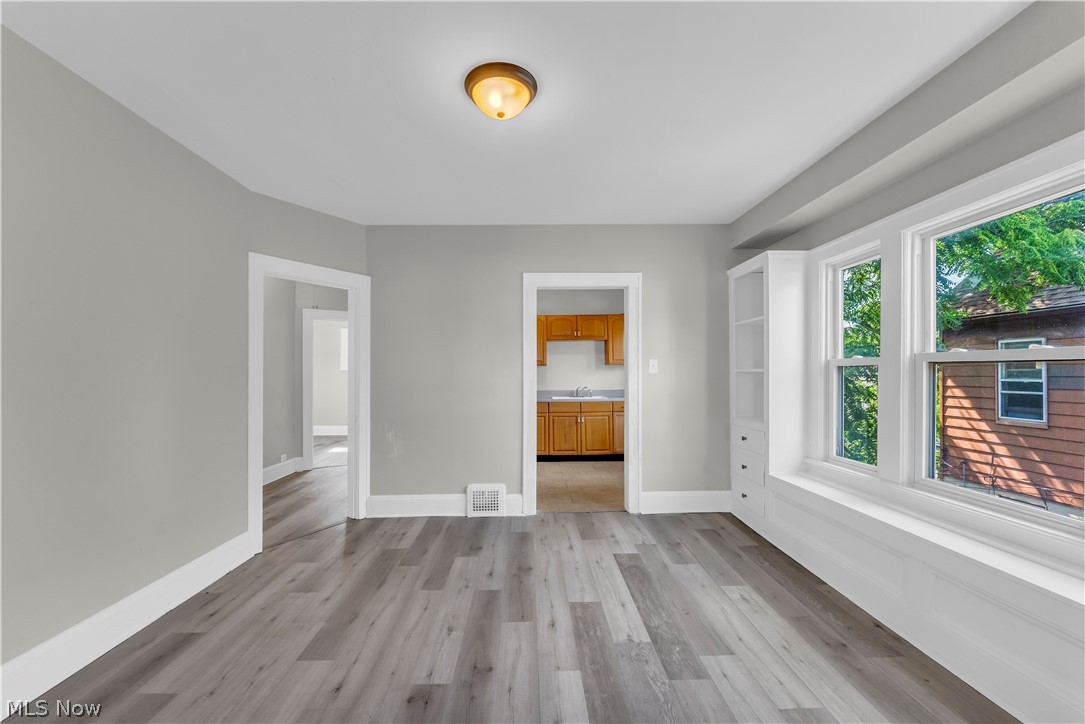 2133 W 98th Street Cleveland OH 44102