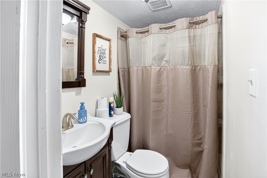 10903 Parkhurst Drive Cleveland OH 44111