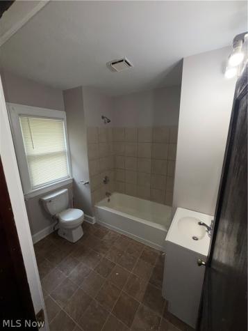 1446 E 174th Street Cleveland OH 44110