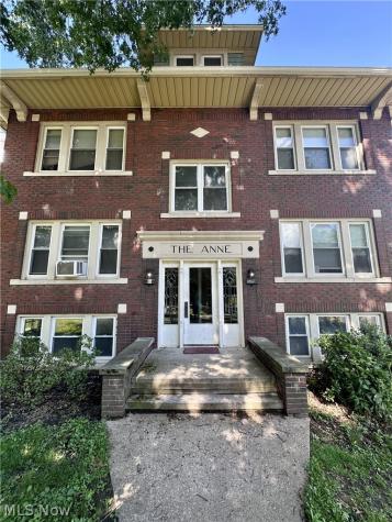98 N Portage Path Akron OH 44303