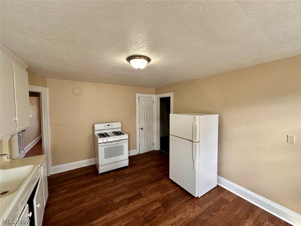 98 N Portage Path Akron OH 44303